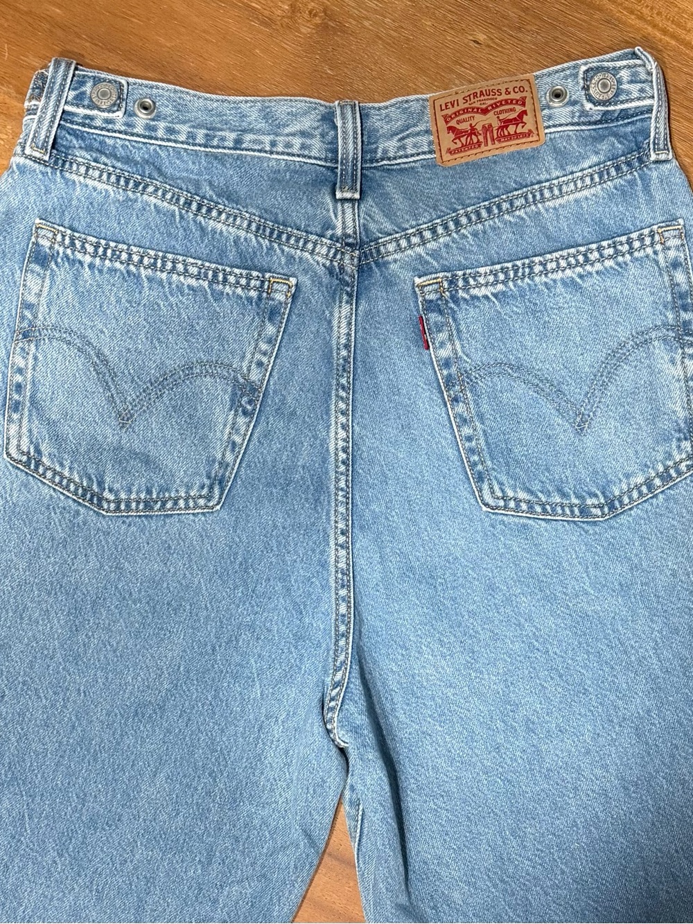Levi's Women’s Cinch Baggy Jeans